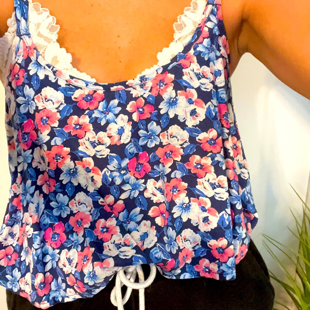 Hollister blue cropped tank with flowers